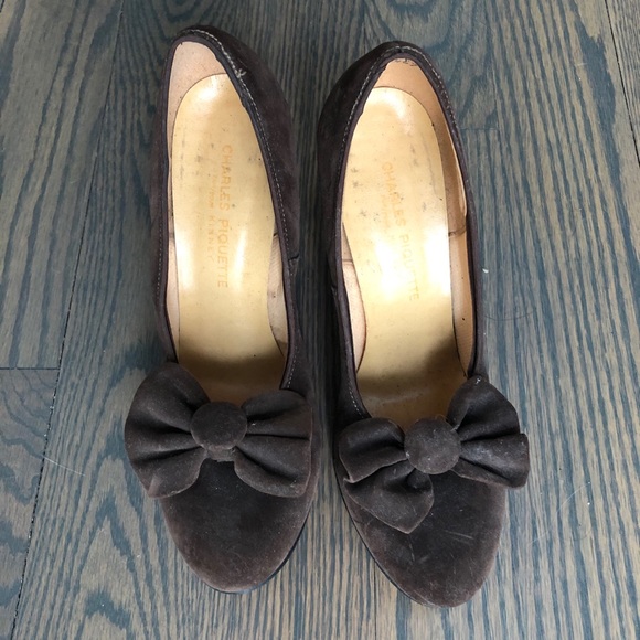 Brown Vintage Heels with Bow, Size 8 - Picture 2 of 4